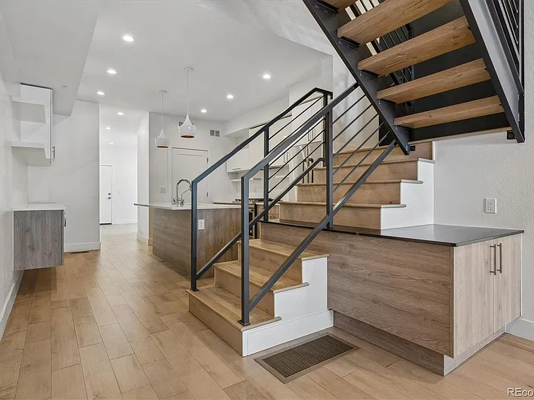 230 Inca St — Photo 6
