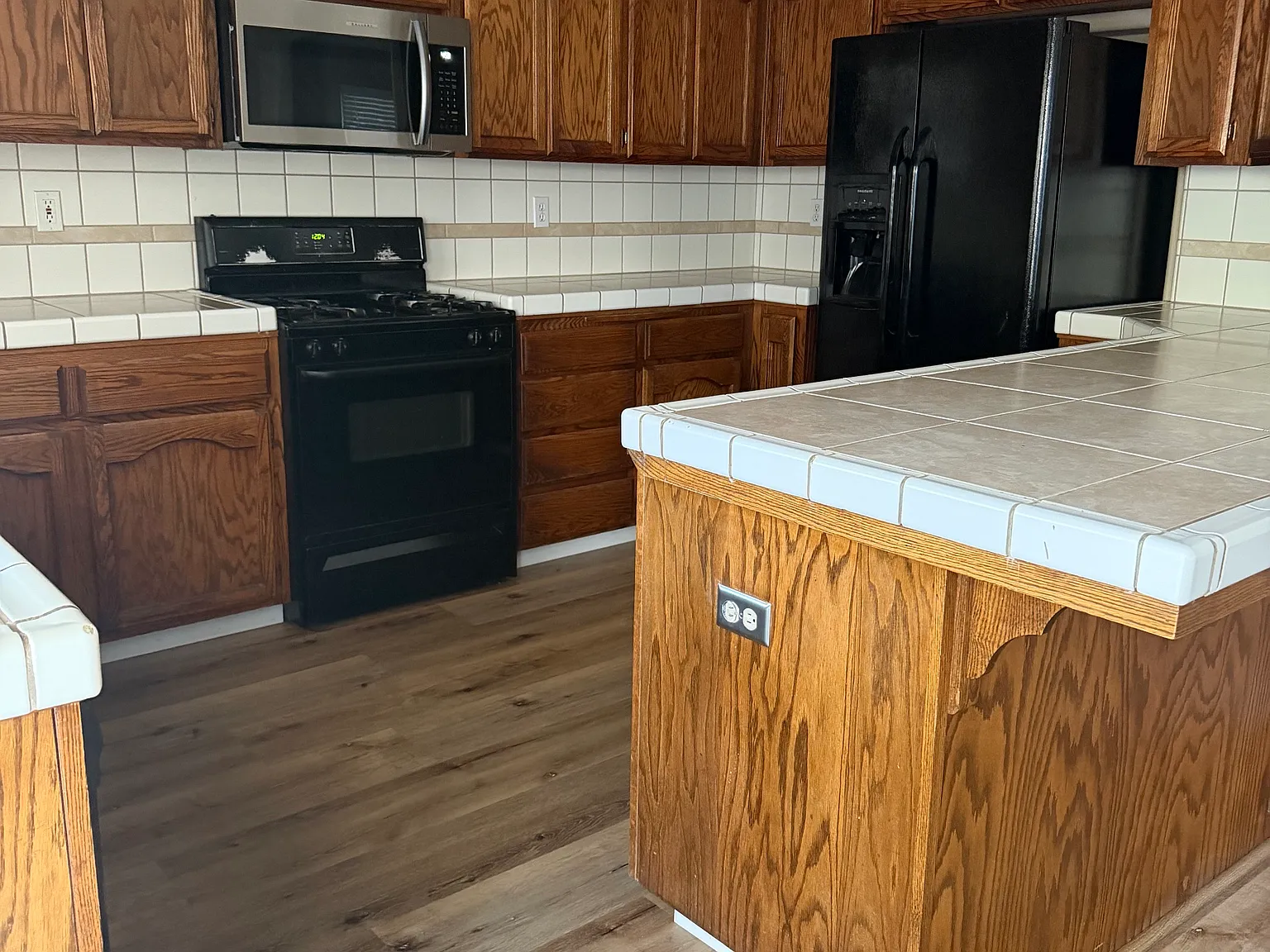 3 bed, 2.5 bath, 1731 sqft, $1,795 — Photo 4