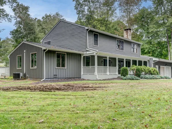 26 Seymour Lane, Ridgefield, CT 06877