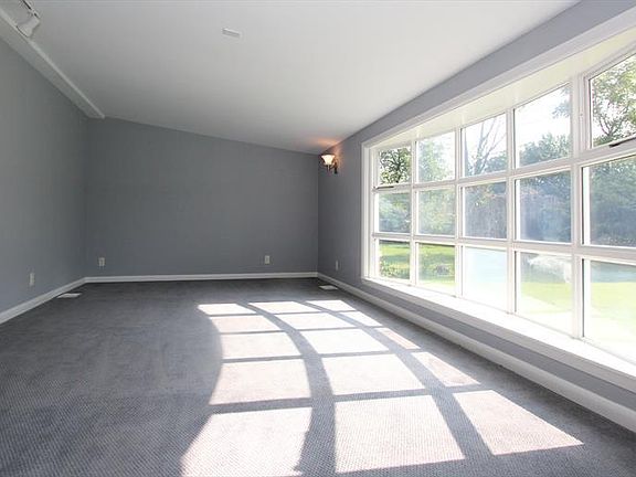 4th image of 5702 Sprucewood Dr