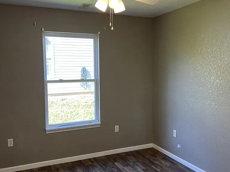 707 Elliott Ln — Photo 15