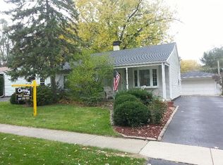 310 Raupp Blvd, Buffalo Grove, IL 60089