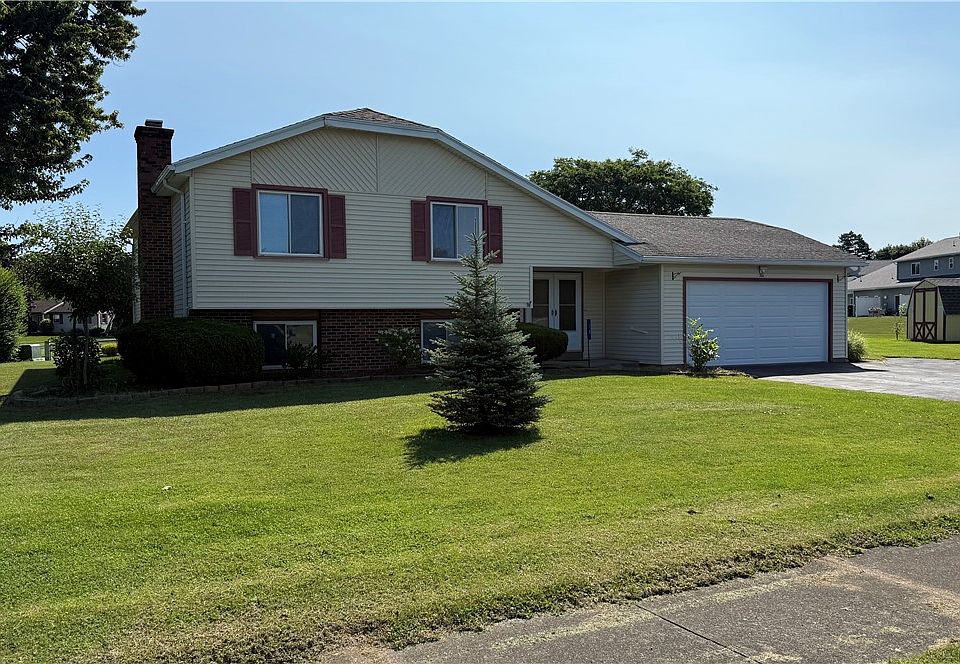 1st image of 10 Lightwood Ln