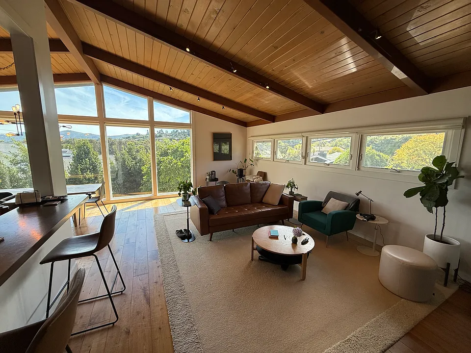 14 Bay Vista Dr