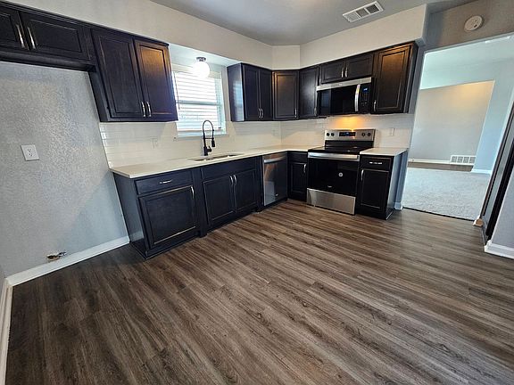 4th image of 4806 Cliffwood Dr