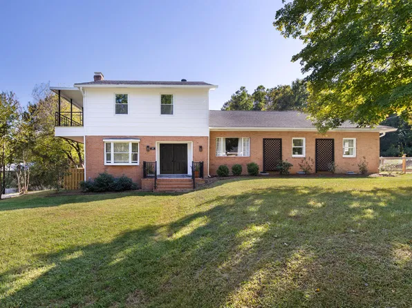 207 W Corbin St, Hillsborough, NC 27278