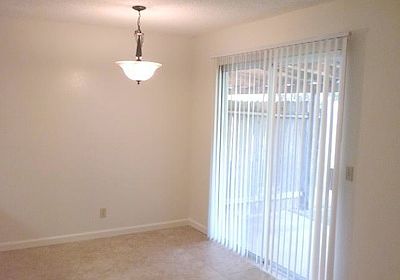 dinner room w/updated tile