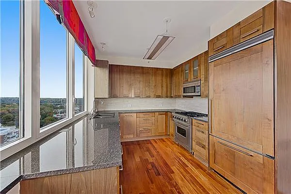 Sold by Exclusive Properties Sotheby's International Realty | media 9