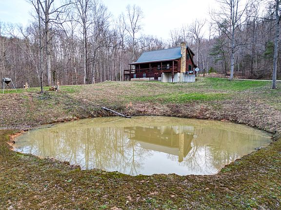 5th image of 1996 Randalls Run Rd