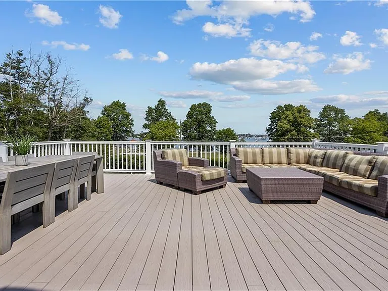 1 Harbor View Dr — Photo 26