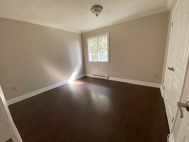 1275 Bentley Dr — Photo 7