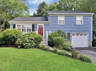 55 Lakeview Ave, Clinton, NJ 08809