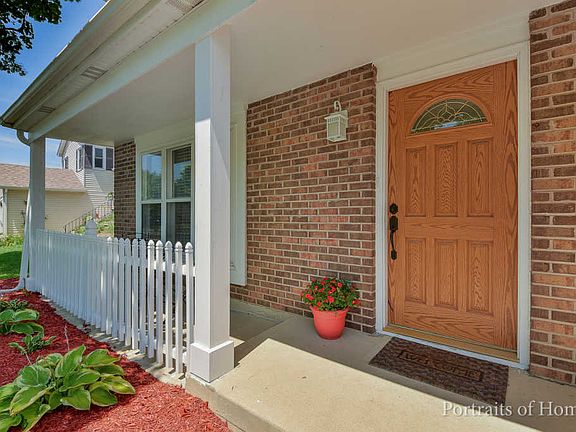 3rd image of 2704 Davos Ave
