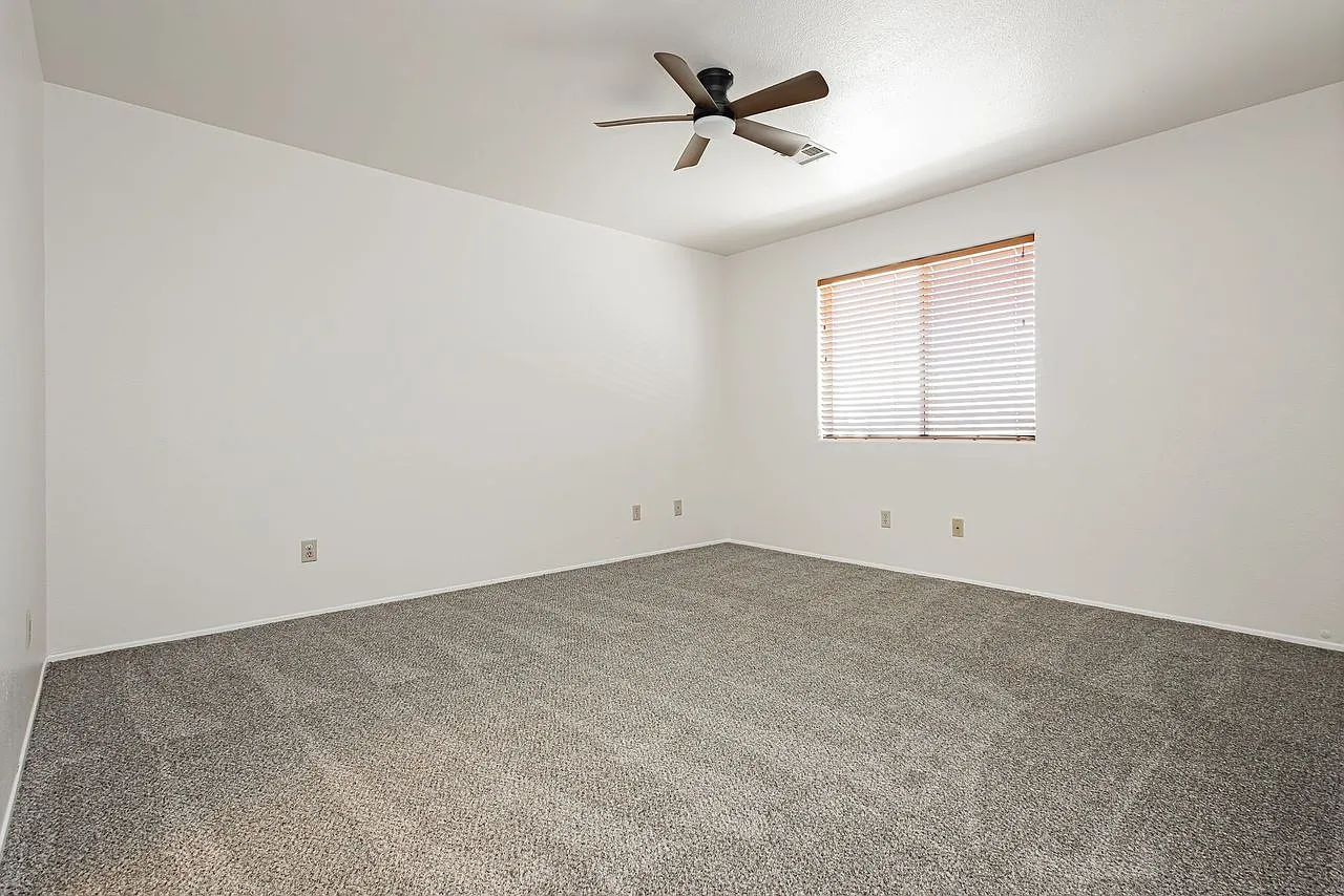 2 bed, 969 sqft, $1,259 — Photo 2