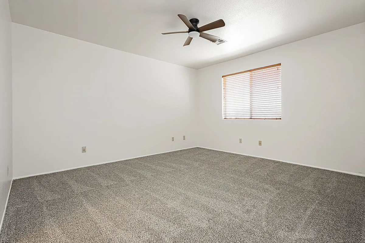 Building Photo - 1440 Ogallala St #4