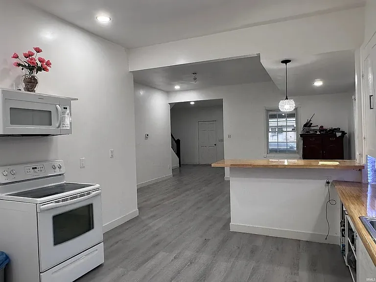 217 N F St — Photo 6