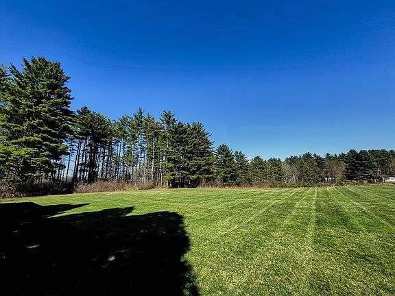 4th image of 105 Schoolhouse Road