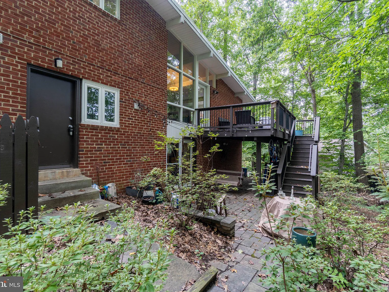 4 bed, 3.0 bath, 1300 sqft, $4,600 — Photo 4