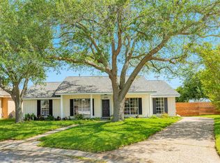 2700 E Palm Cir, Galveston, TX 77551