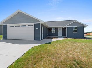 2101 White Wolf Ln, Kaukauna, WI 54130