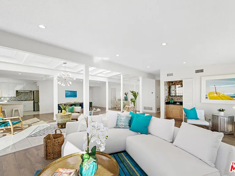 3636 Oceanhill Way — Photo 3