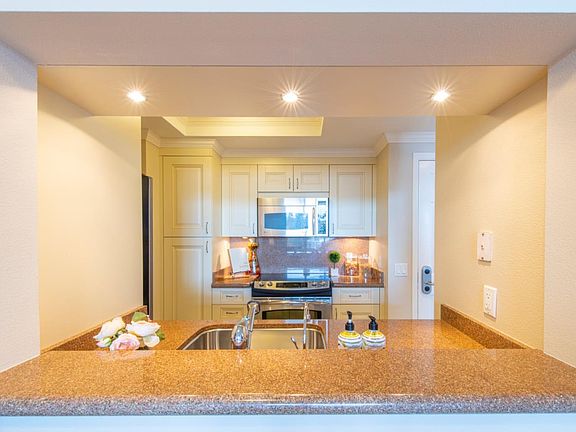 5th image of 1 Baldwin Ave APT 602