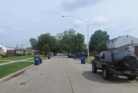 2nd image of 944 Fairlane St