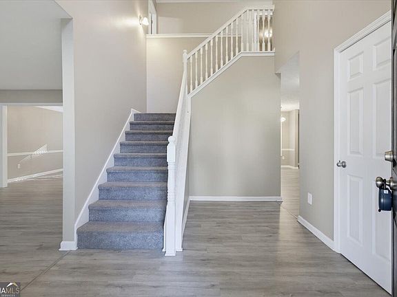 4th image of 834 Thompson Ridge Dr