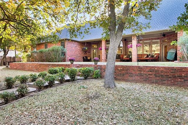 1st image of 6881 Roberts Ln