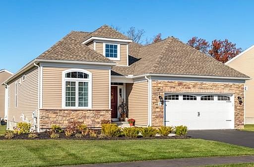 1st image of 27 Sequoia Dr