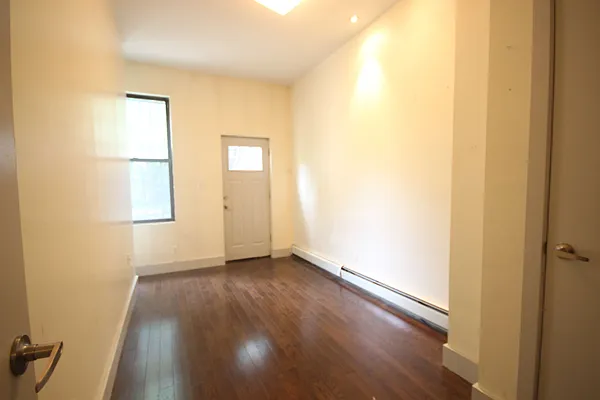 Rented by Nooklyn NYC LLC | media 18