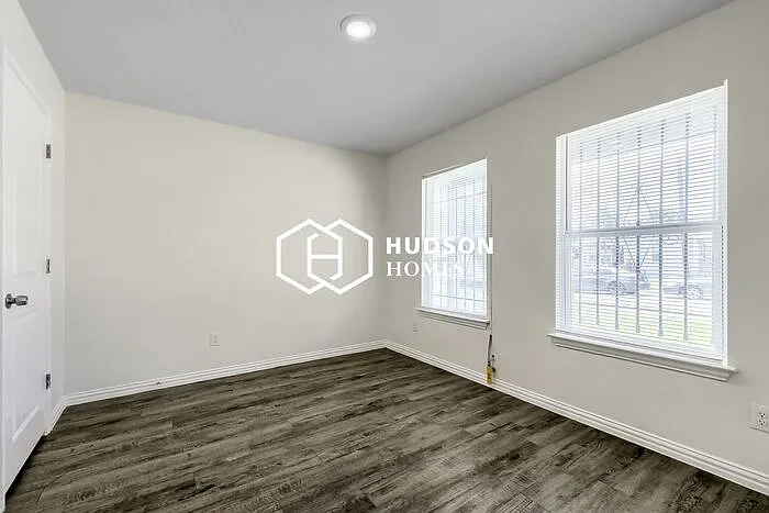 574 Morningview Dr — Photo 9