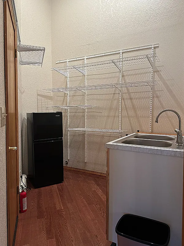 Studio, 400 sqft, $1,300 — Photo 3