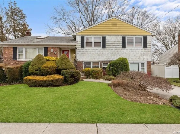 16 Agatha Drive, Plainview, NY 11803