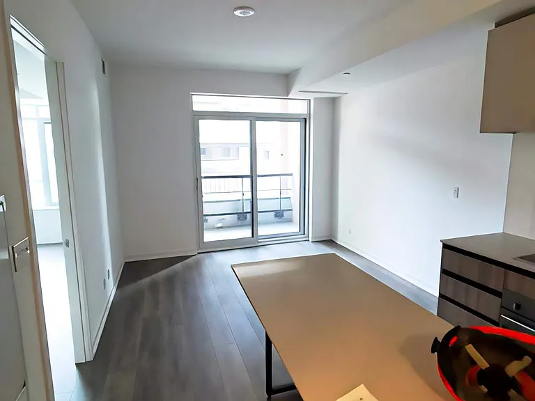 8 Beverley Glen Blvd #D-321 — Photo 3