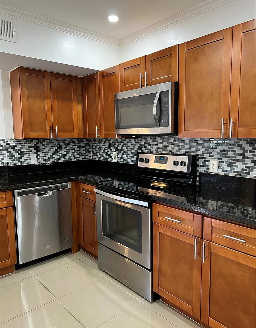 Edgewater Condo — Photo 4