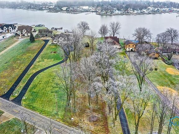 2nd image of 3100 Shoreland Ave