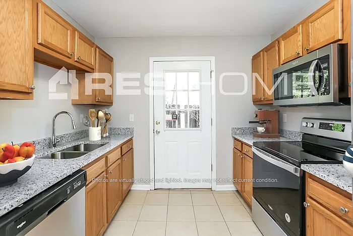 10334 Bradley Rd — Photo 2