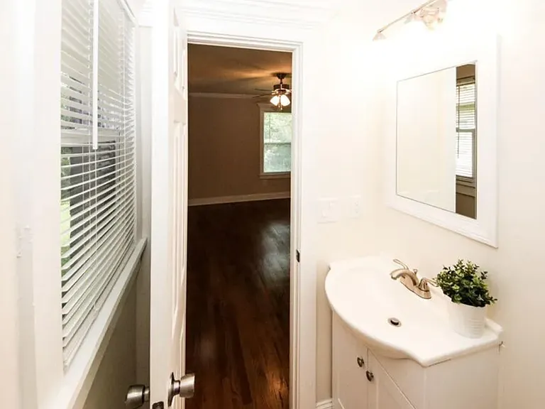 1339 Holcomb Ave — Photo 8