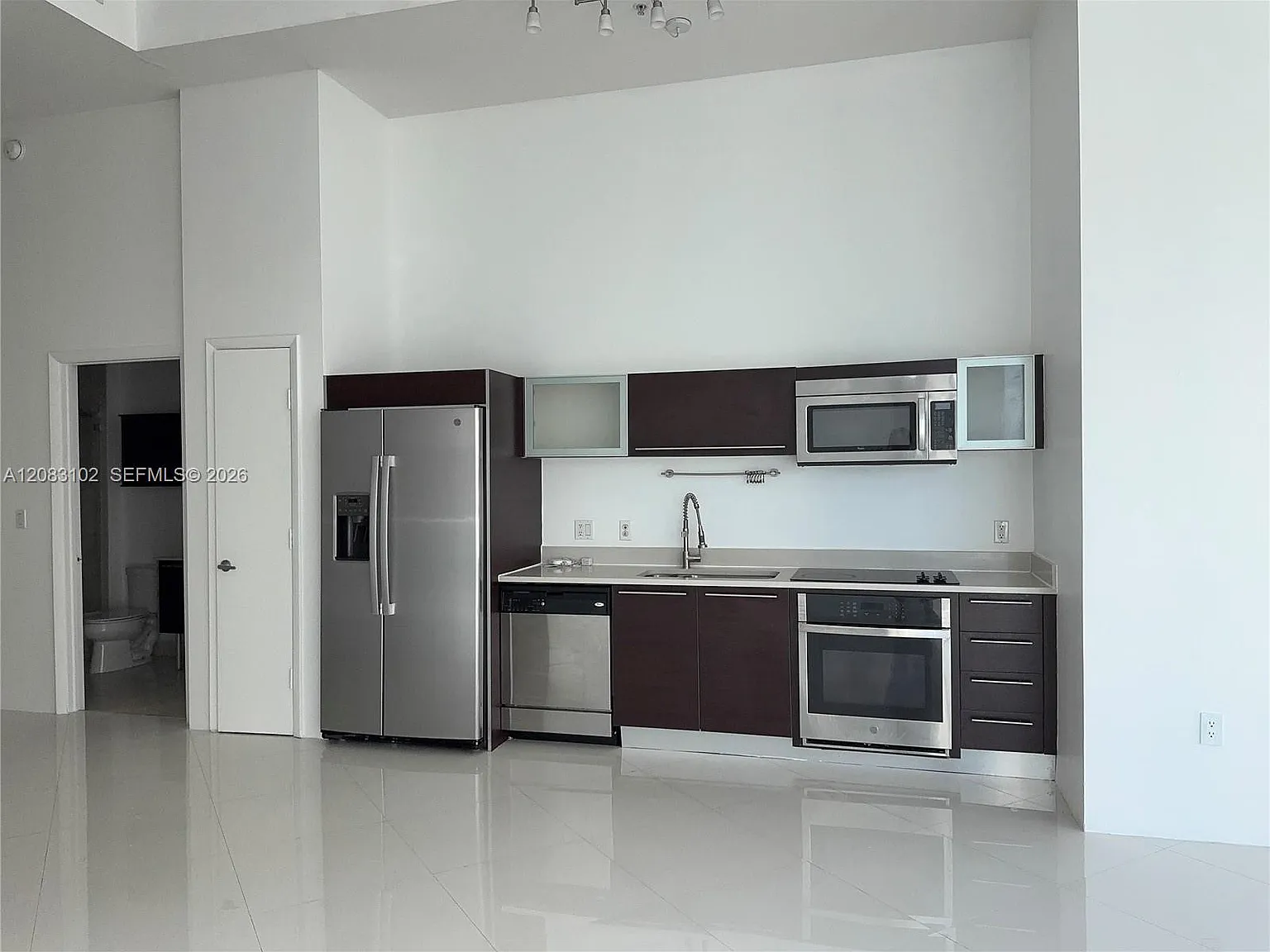 Quantum On The Bay Condo — Photo 4