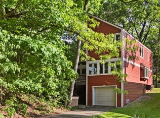 687 Myrtle Ave, Fontana, WI 53125