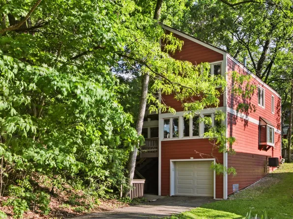 687 Myrtle AVENUE, Fontana, WI 53125