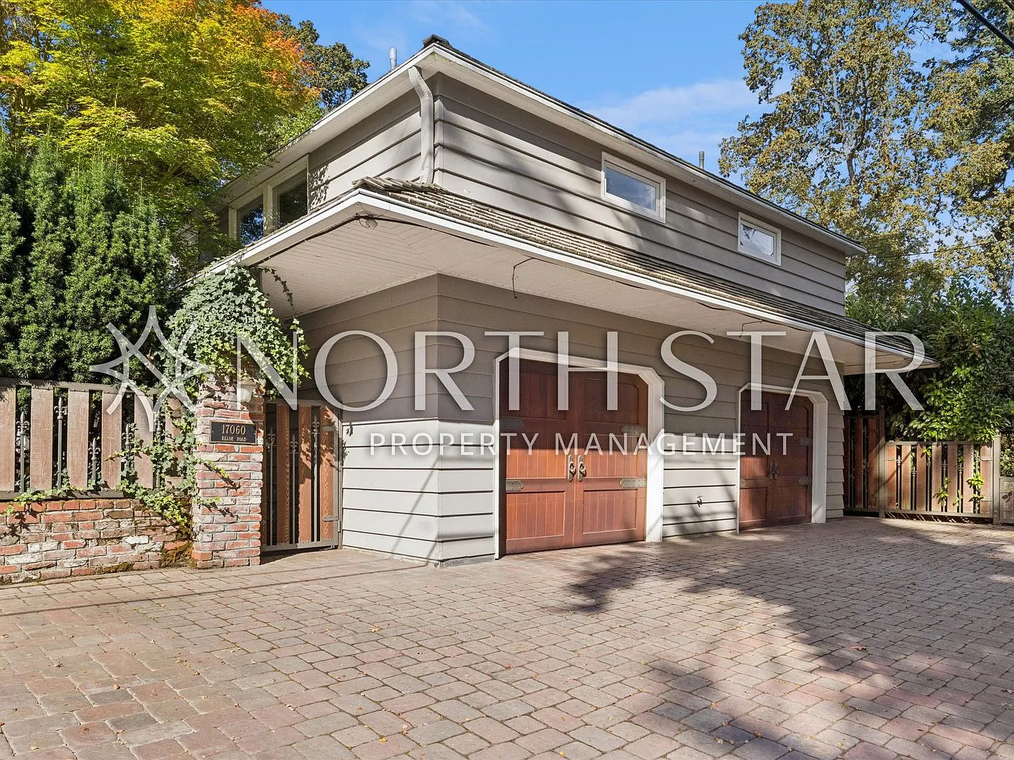 Canal Living in the Heart of Lake Oswego — Photo 1