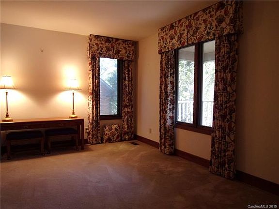 4th image of 110 Creekside Dr
