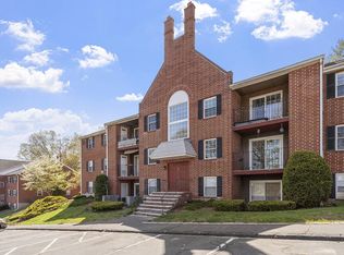7 Louisburg Sq APT 8, Nashua, NH 03060