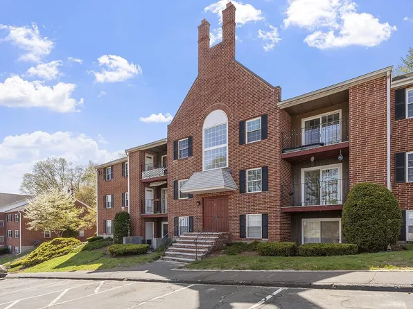 7 Louisburg Square #8, Nashua, NH 03060