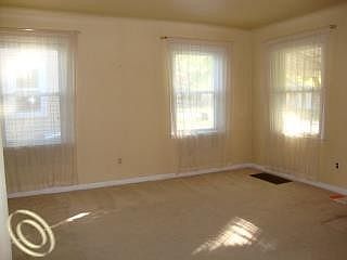 4th image of 4178 Buckingham Ave