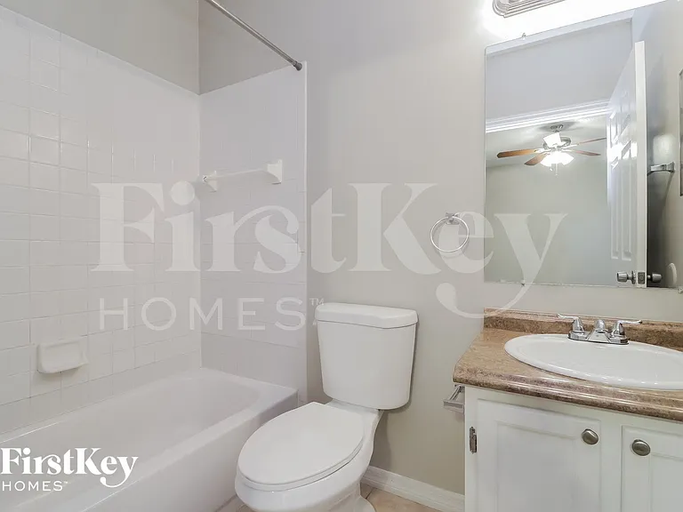 1205 Schumann Dr — Photo 9