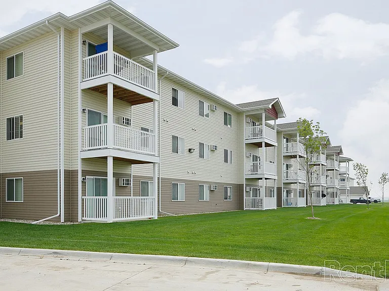 Prairie Heights — Photo 18