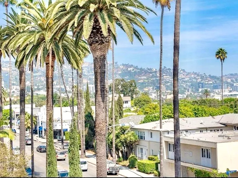 439 N Doheny Dr #107 — Photo 14